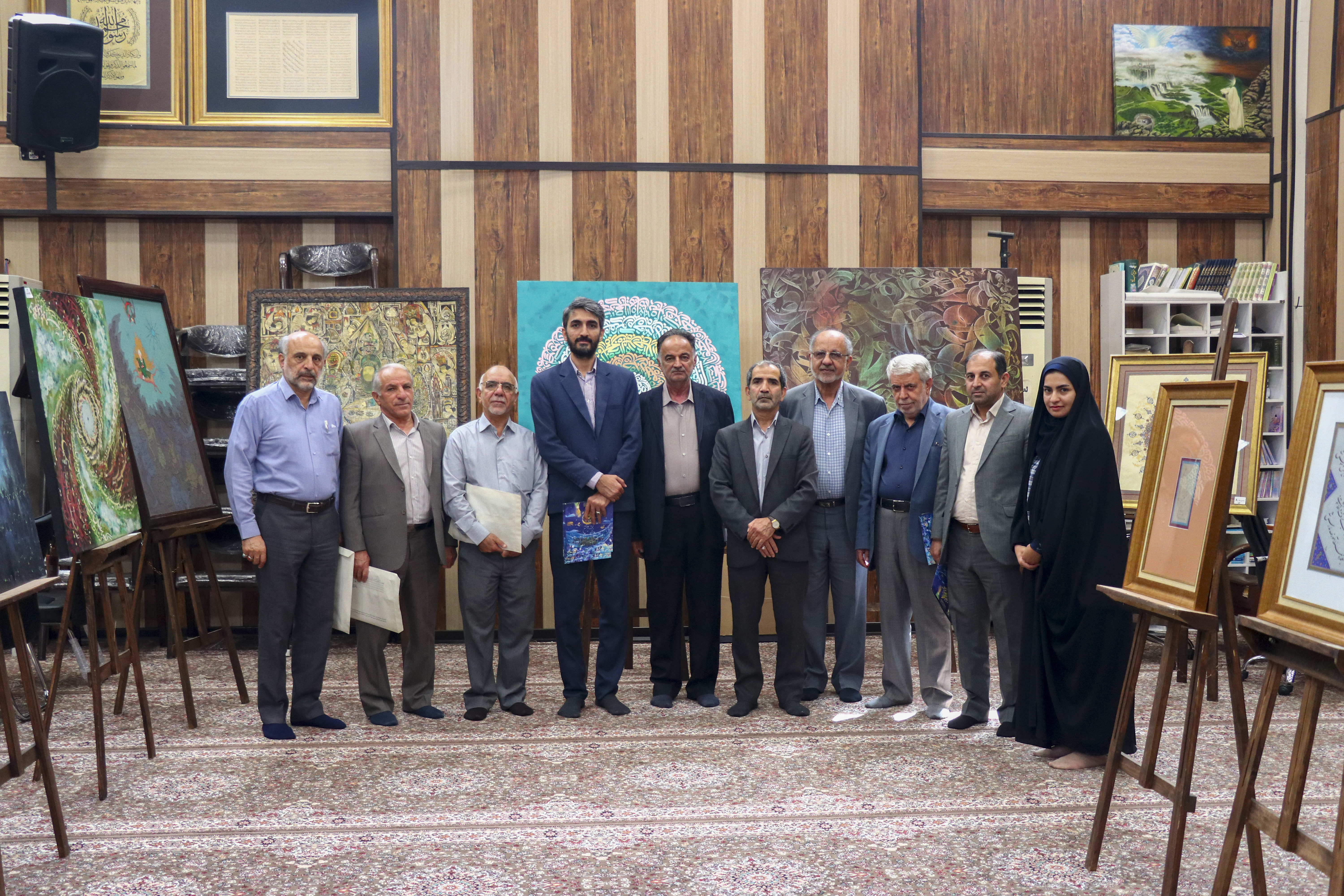 بهره‌مندی از ظرفیت خیّرین ملی و بین‌المللی برای ترسیم اسلام ناب محمدی به زبان ادب و هنر